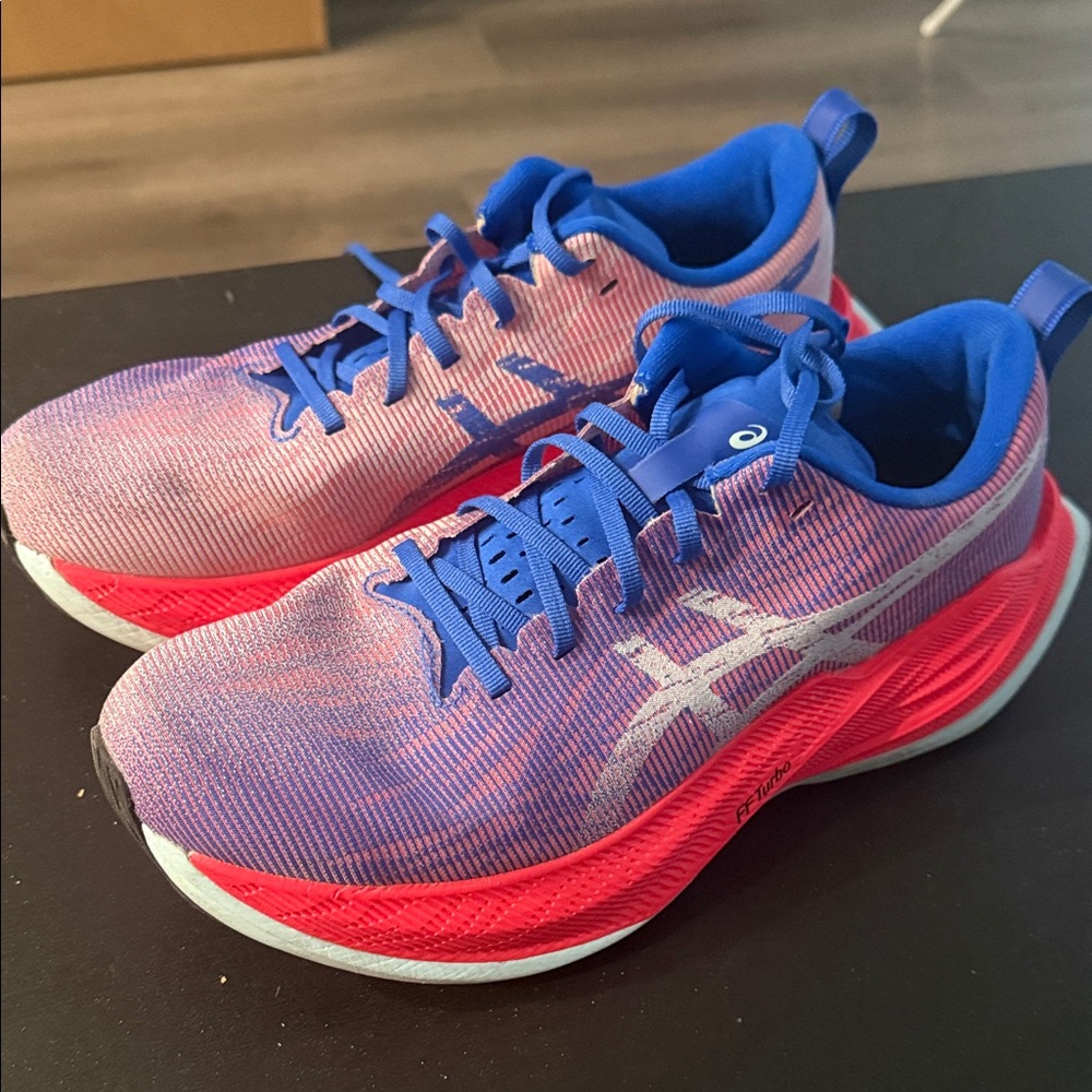 Asics Superblast size 8 mens
